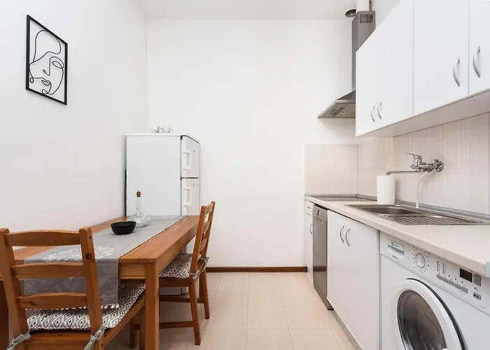 City Of The Kings-Camomile Apartment
